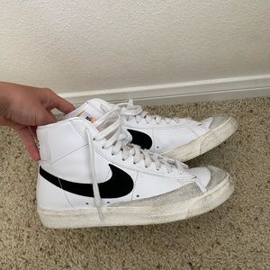 NIKE BLAZERS MID ‘77